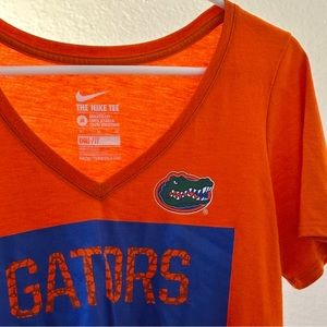 Nike Florida Gator v-neck T-shirt medium
